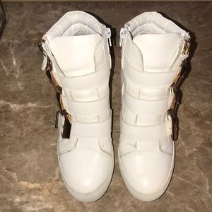 ❗️SOLD❗️White Ankle Booties/ White Wedges